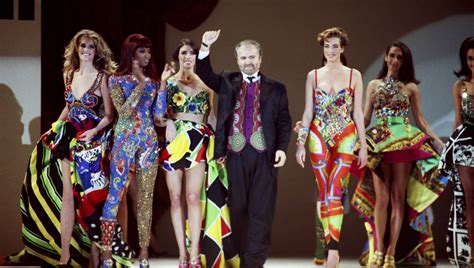 iniyiali di versace|gianni versace stile italiano.